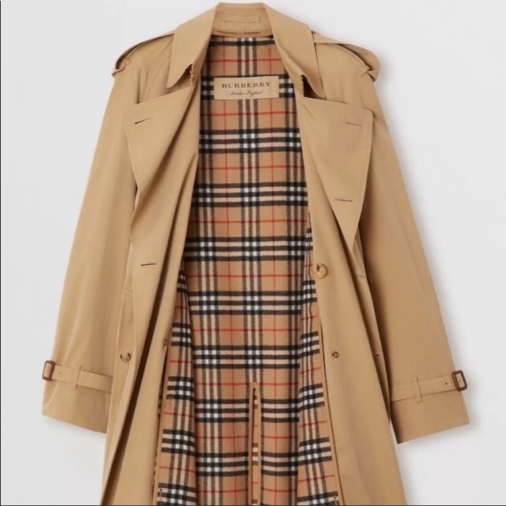 Vintage Authentic Men’s Burberry trench coat.